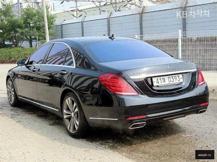Mercedes-Benz S-Class 3