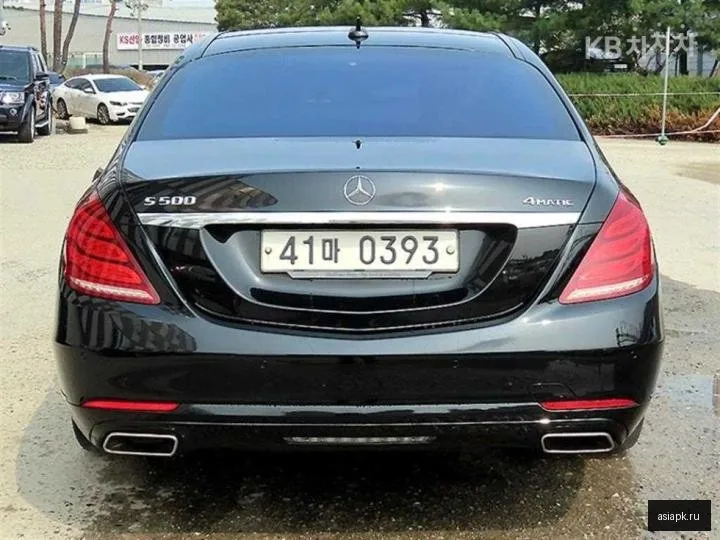 Mercedes-Benz S-Class 4