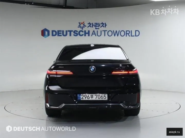 BMW 7-Series 5