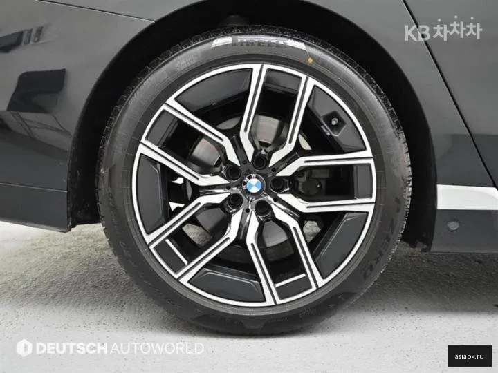 BMW 7-Series 6