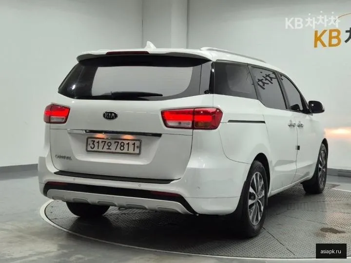 Kia Carnival 3