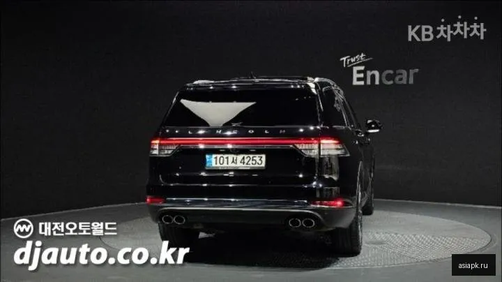 Lincoln Aviator 4
