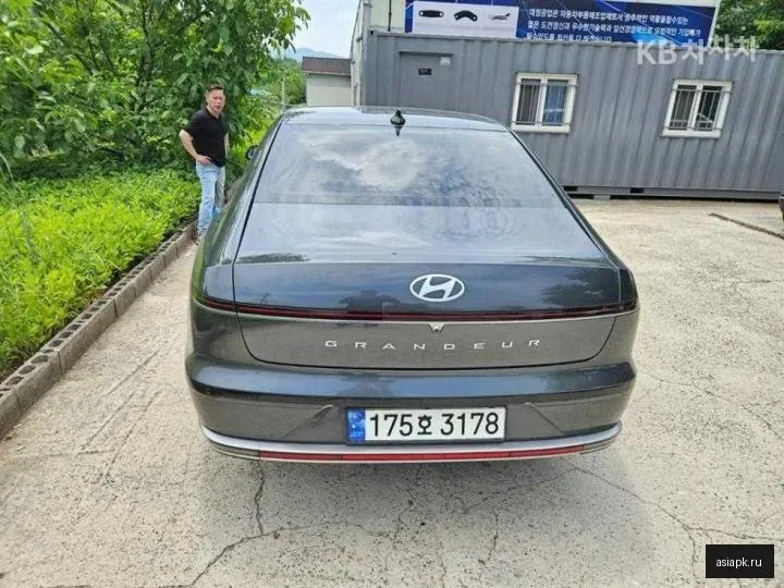 Hyundai Grandeur 4
