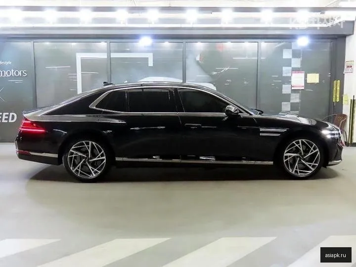 Genesis G90 3
