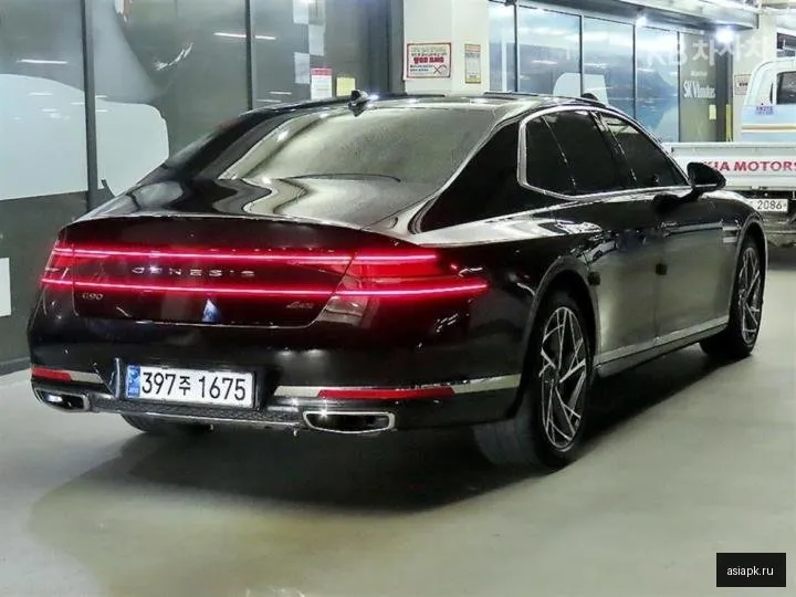 Genesis G90 4