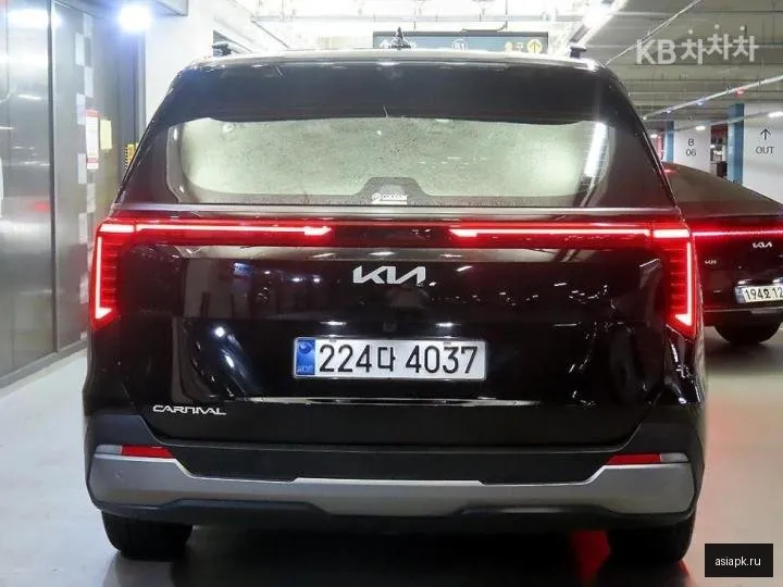 Kia Carnival 5