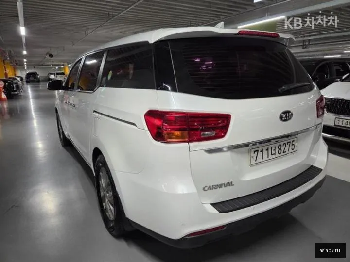 Kia Carnival 4