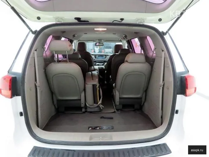 Kia Carnival 5