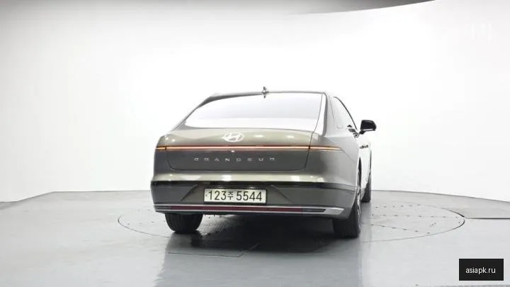 Hyundai Grandeur 4