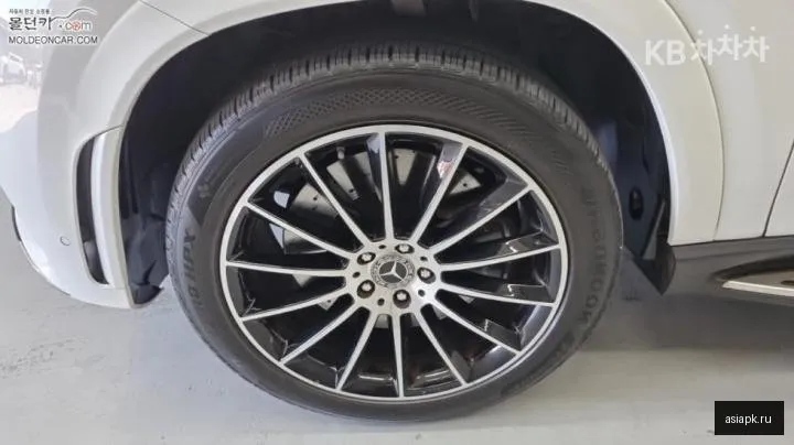 Mercedes-Benz GLE-Class 6