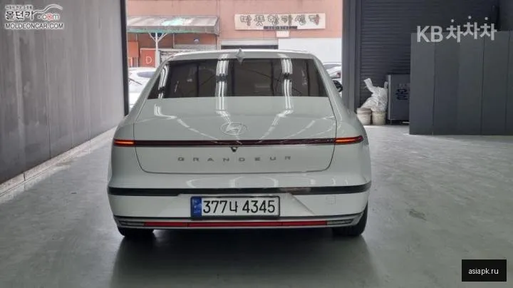 Hyundai Grandeur 4