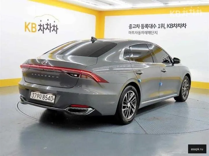 Hyundai Grandeur 4