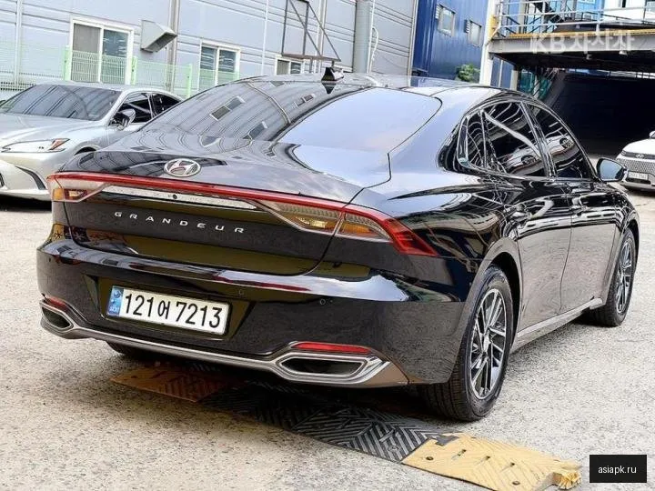 Hyundai Grandeur 4