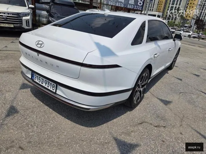 Hyundai Grandeur 3