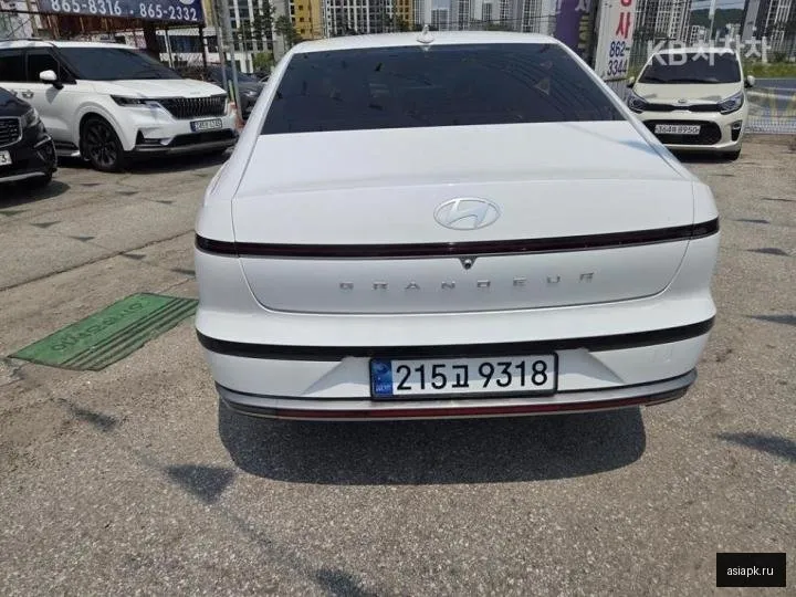 Hyundai Grandeur 4