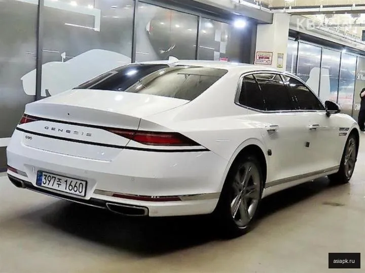 Genesis G90 4