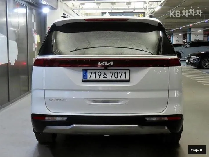 Kia Carnival 5