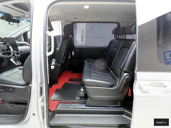 Hyundai Staria 6
