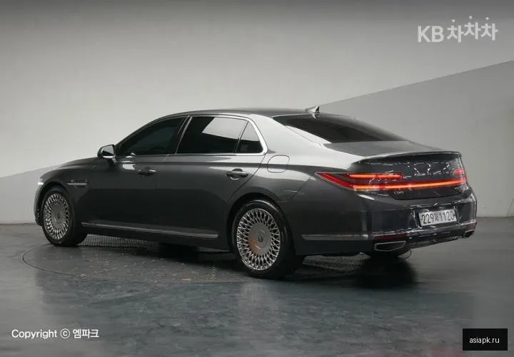 Genesis G90 2