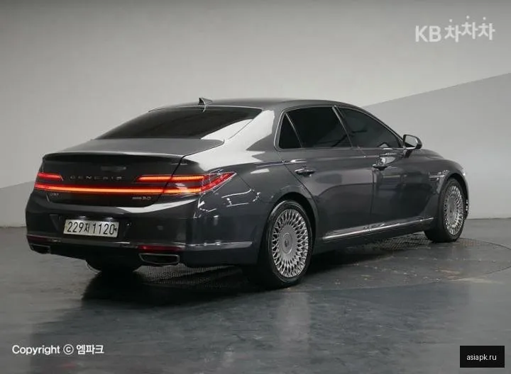 Genesis G90 3