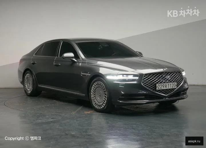 Genesis G90 4