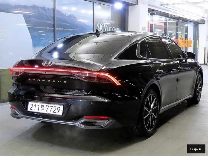 Hyundai Grandeur 4