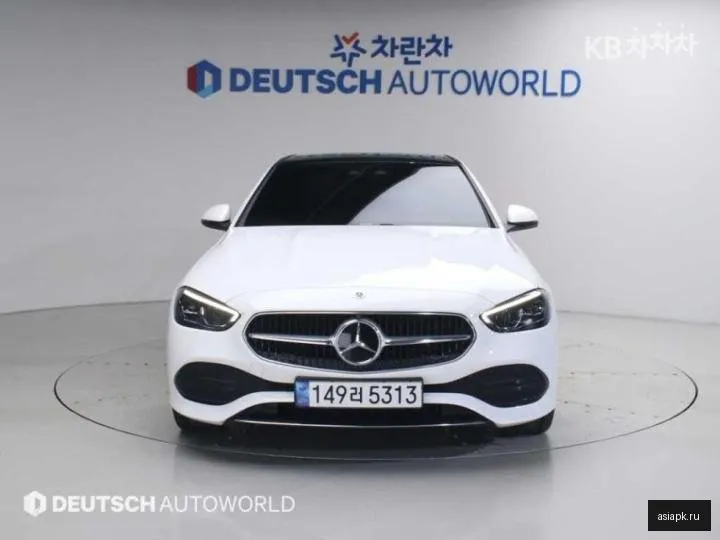Mercedes-Benz C-Class 3