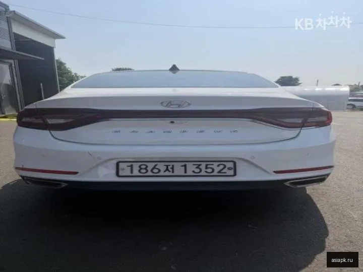 Hyundai Grandeur 3