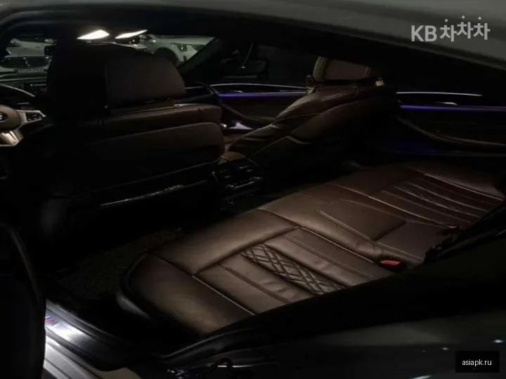BMW 5-Series 4