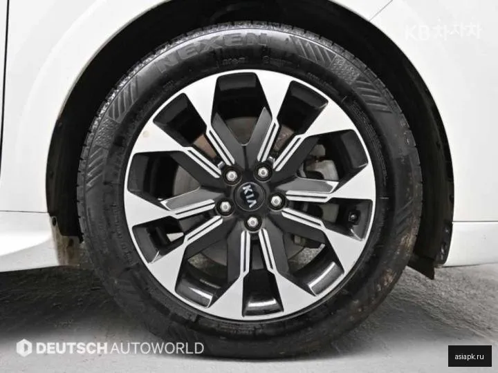 Kia Carnival 5