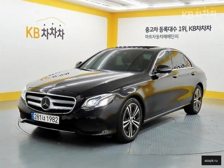 Mercedes-Benz E-Class 2