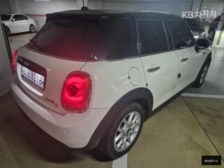 MINI Hatch 5