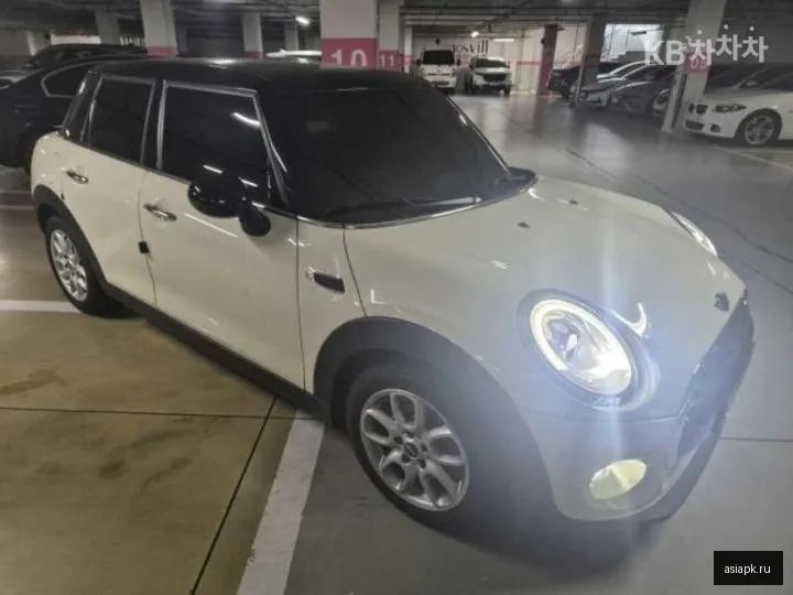 MINI Hatch 6
