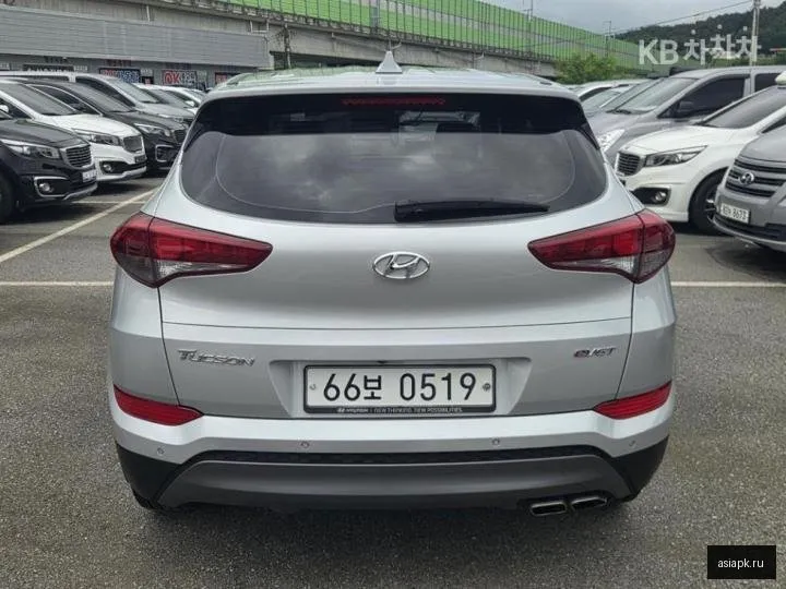 Hyundai Tucson 4
