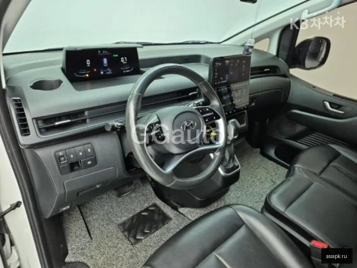 Hyundai Staria 5