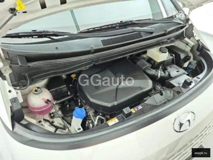 Hyundai Staria 6