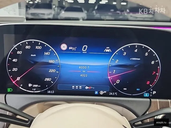 Mercedes-Benz E-Class 6