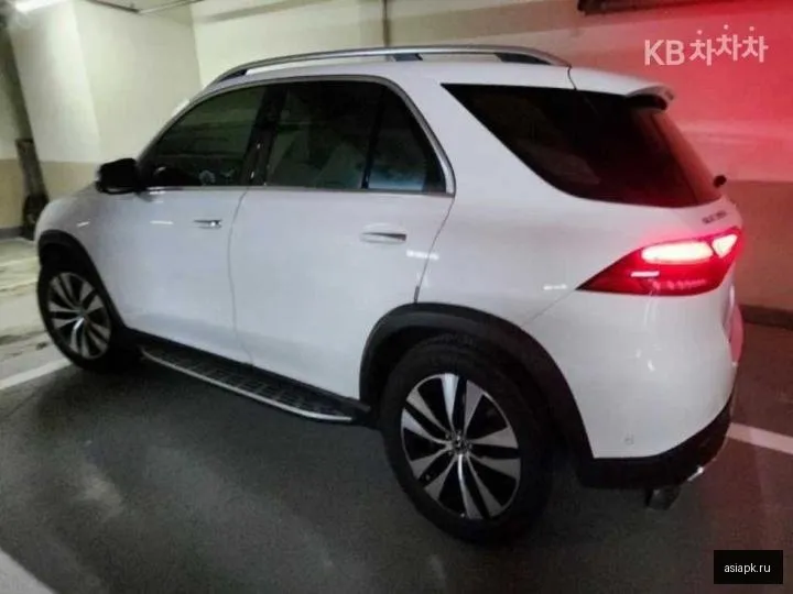 Mercedes-Benz GLE-Class 6