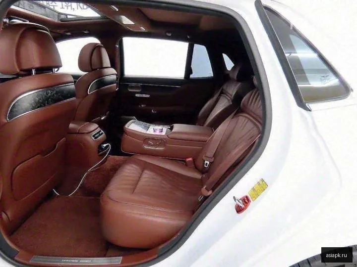 Genesis G90 6