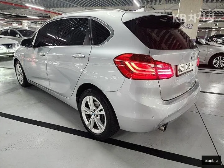 BMW 2-Series 6