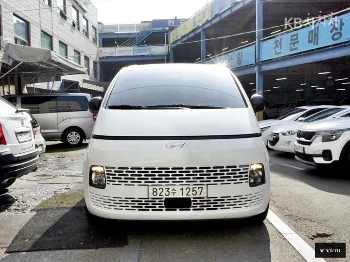 Hyundai Staria