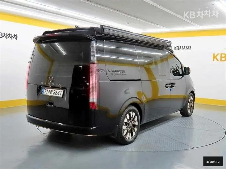 Hyundai Staria 4