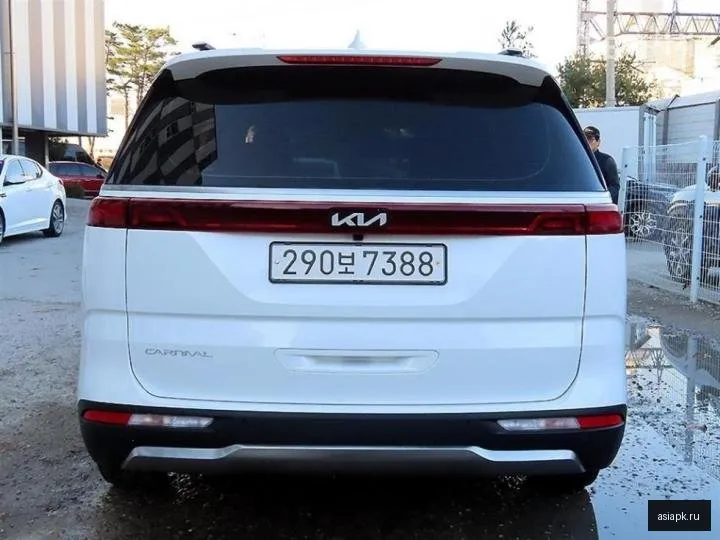Kia Carnival 4