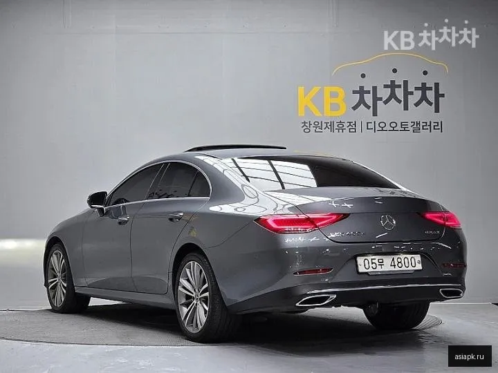 Mercedes-Benz CLS-Class 6