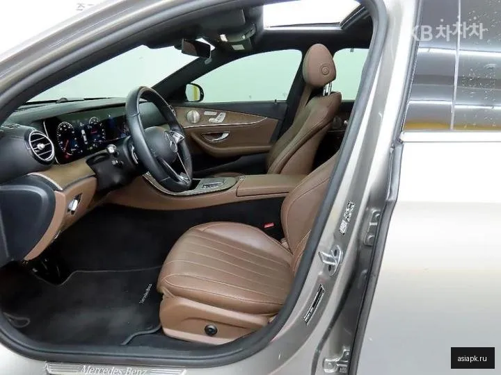 Mercedes-Benz E-Class 5