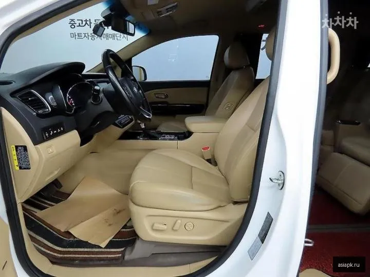 Kia Carnival 5