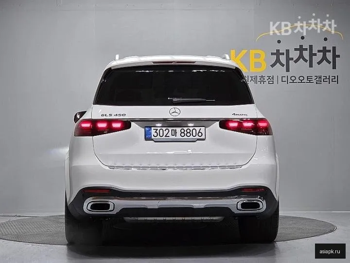 Mercedes-Benz GLS-Class 4
