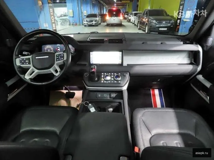 Land Rover Defender 5