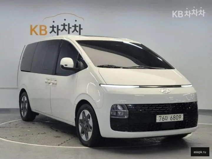 Hyundai Staria 4