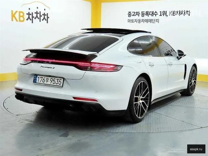 Porsche Panamera 4